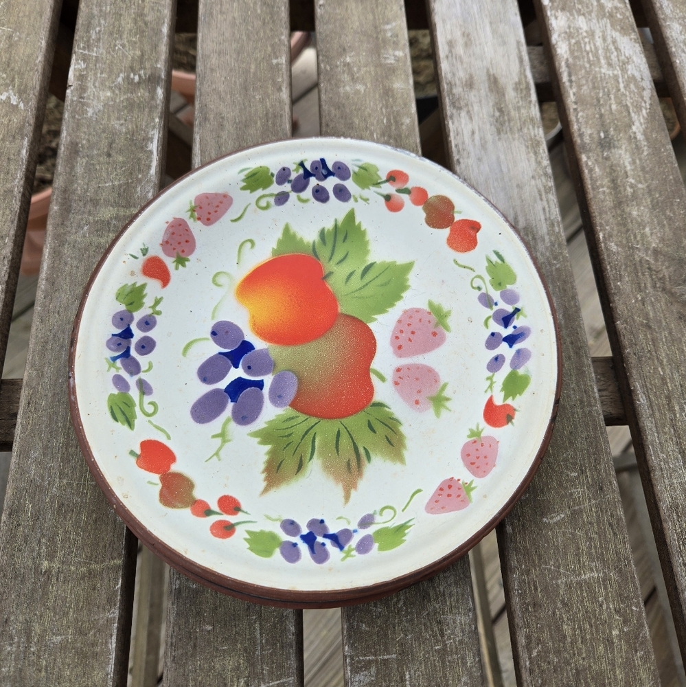 Vintage Enamelware Plates Fruit Design Set of 6 Tin Enamel 7 1/4" Matte finish.